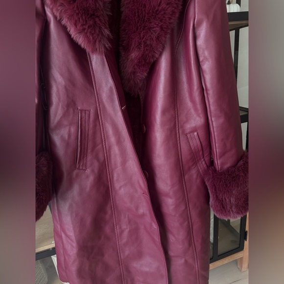 Azalea Wang Marbolo trench coat faux fur PU buttons shawl collar cuffs burgundy - Picture 8 of 12